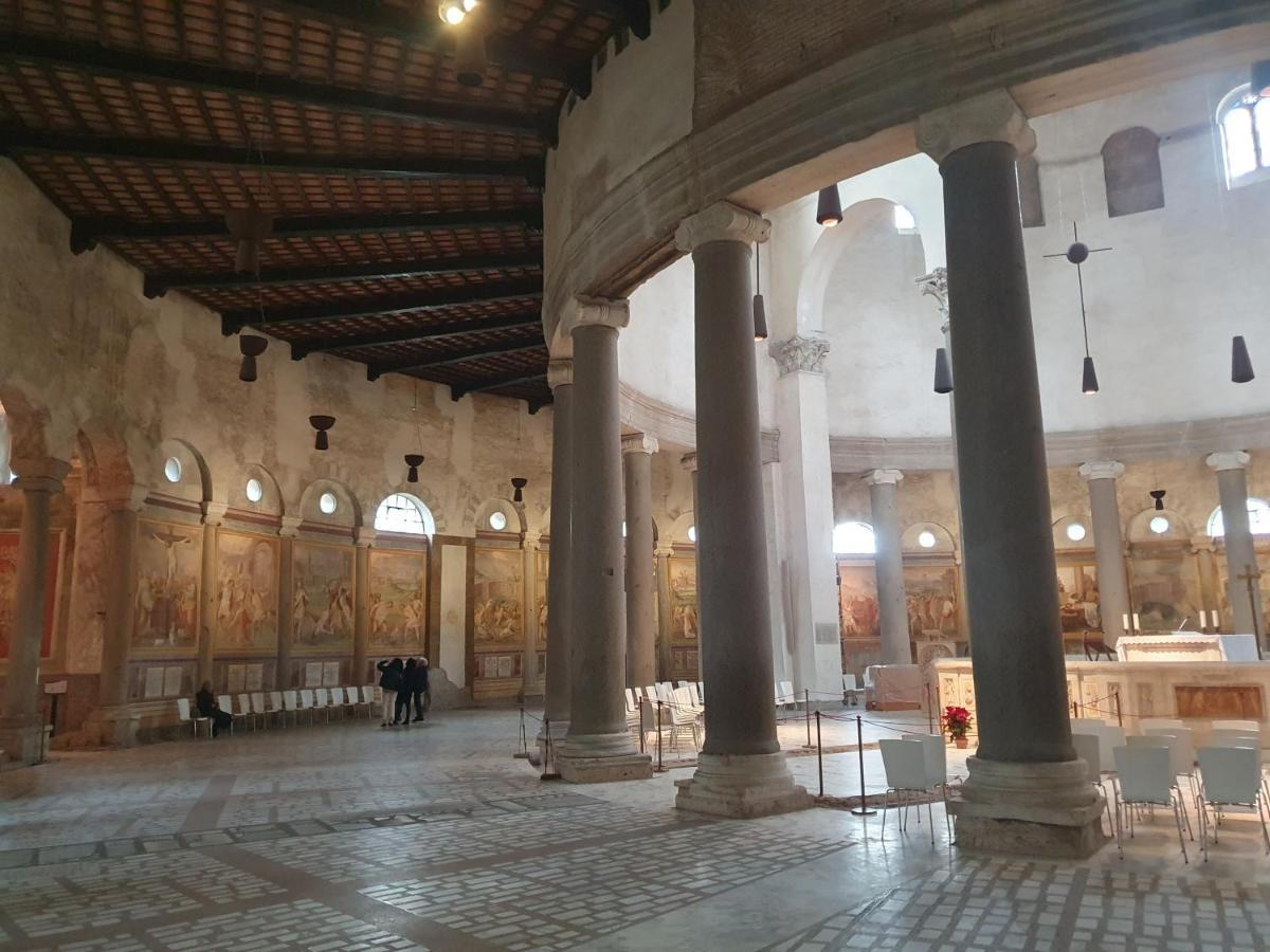 Mini Appartamento Colosseo ローマ エクステリア 写真